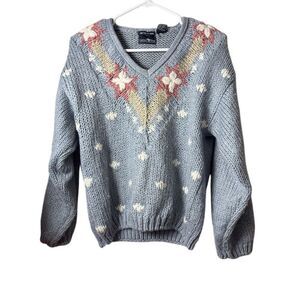 Women's Gray Sweater with Floral Accents‎
